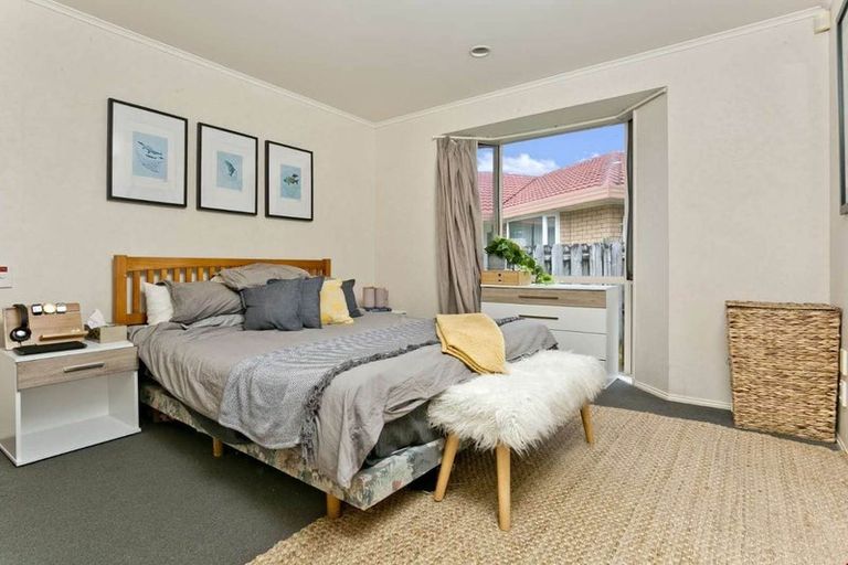 Photo of property in 37 Martin Jugum Lane, Ranui, Auckland, 0612