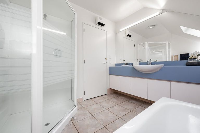 Photo of property in 2/94 Pretoria Street, Hutt Central, Lower Hutt, 5010