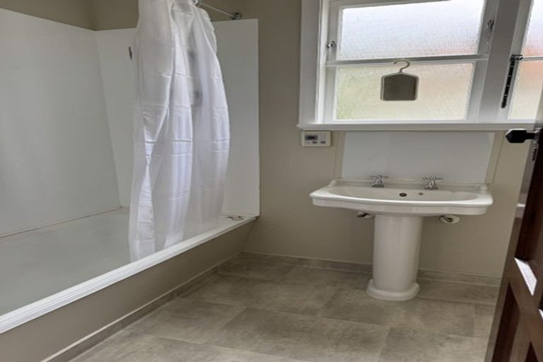 Photo of property in 4 Mawson Street, Waiwhetu, Lower Hutt, 5010