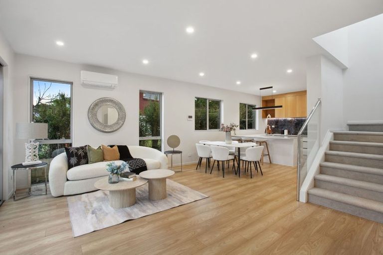 Photo of property in 37b Sorrel Crescent, Bucklands Beach, Auckland, 2012