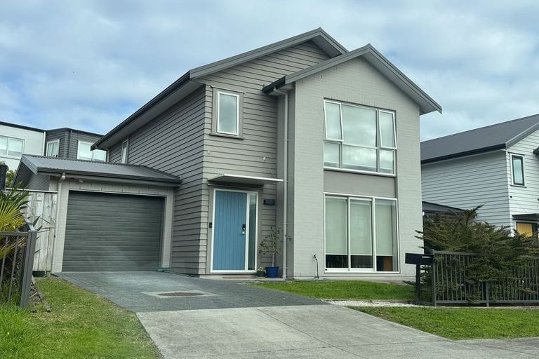 Photo of property in 20 Ambar Ridge Avenue, Massey, Auckland, 0614