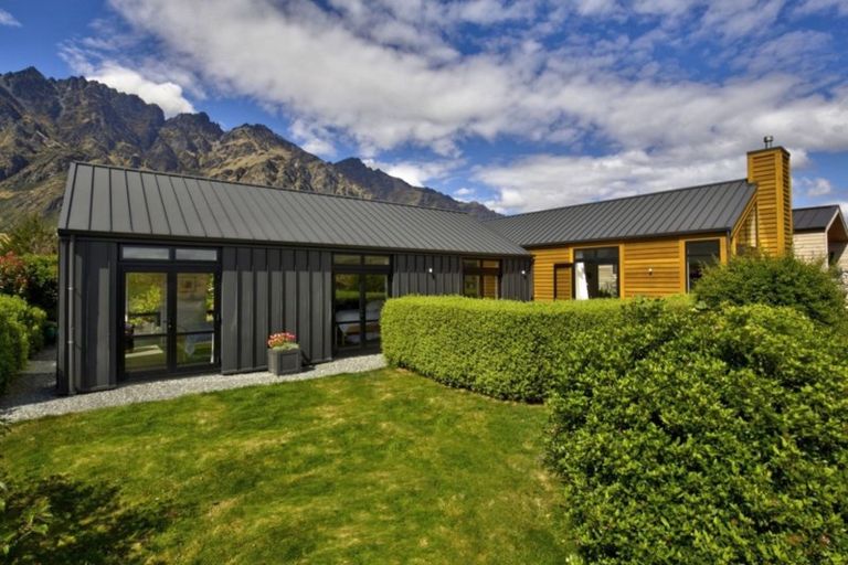 Photo of property in 7 Jackby Court, Jacks Point, Queenstown, 9371