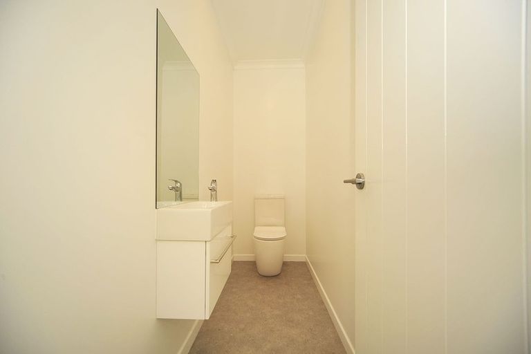 Photo of property in 10 Kellsmere Crescent, Island Bay, Wellington, 6023