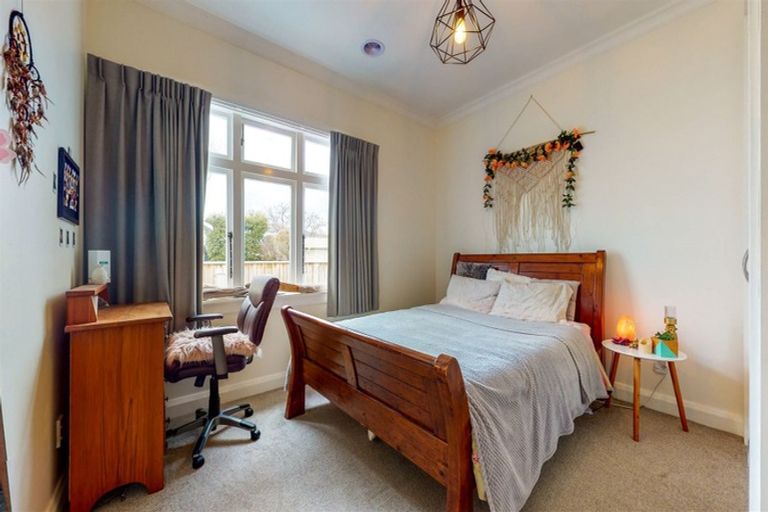 Photo of property in 22 Central Terrace, Alicetown, Lower Hutt, 5010
