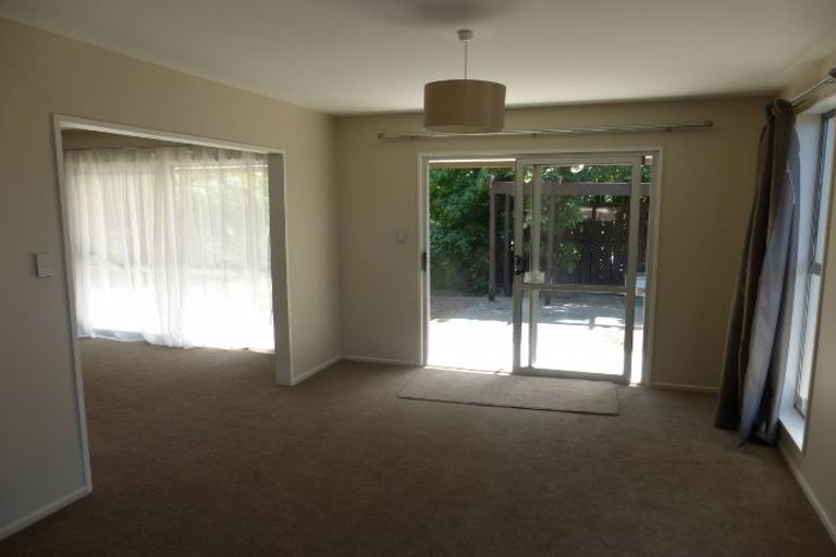 Photo of property in 41 Royal Park Drive, Parklands, Christchurch, 8083