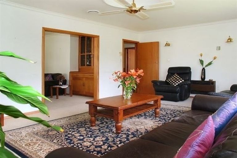 Photo of property in 11 Tui Terrace, Tawa, Wellington, 5028