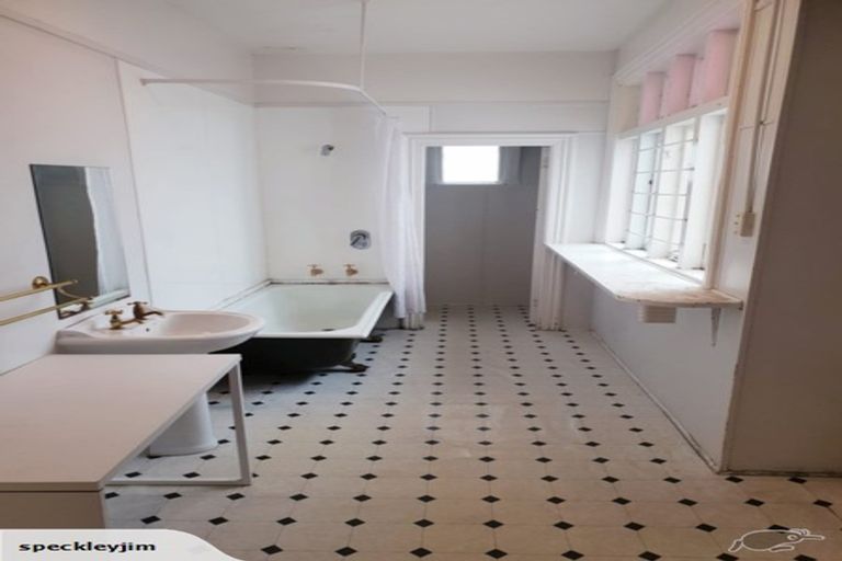 Photo of property in 244 The Terrace, Wellington Central, Wellington, 6011