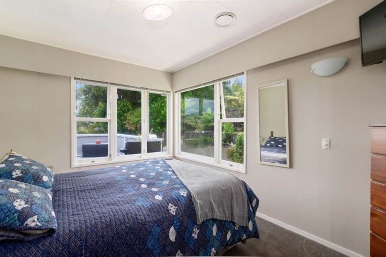 Photo of property in 56 Grand Vue Road, Kawaha Point, Rotorua, 3010