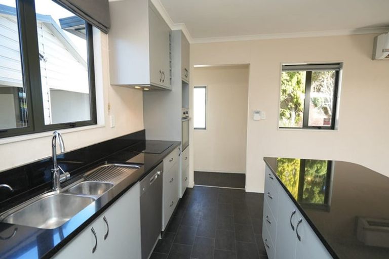 Photo of property in 14 Stirling Crescent, Hokowhitu, Palmerston North, 4410
