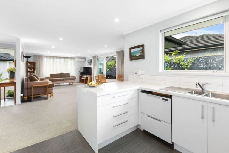 Photo of property in 2 Long Acre Close, Katikati, 3129