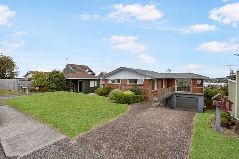 Photo of property in 17 Marcel Place, Glenfield, Auckland, 0629