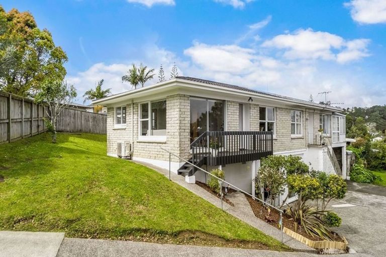 Photo of property in 1/6 Segedin Place, Glenfield, Auckland, 0629