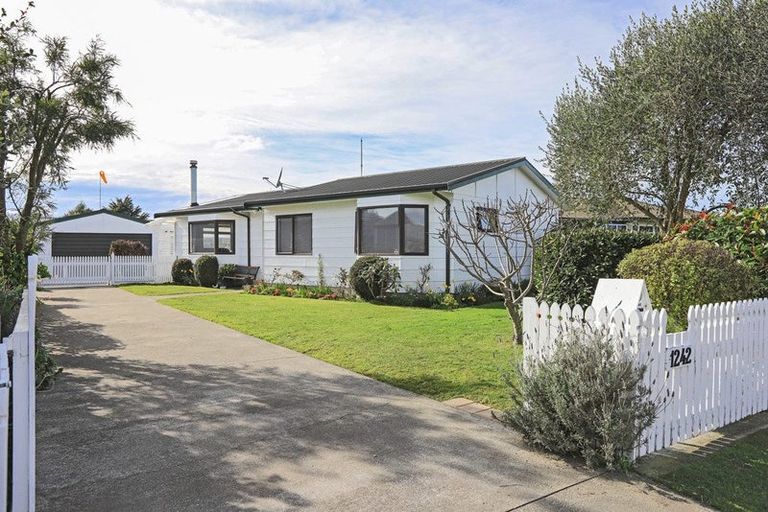 Photo of property in 1242 Louie Street, Parkvale, Hastings, 4122