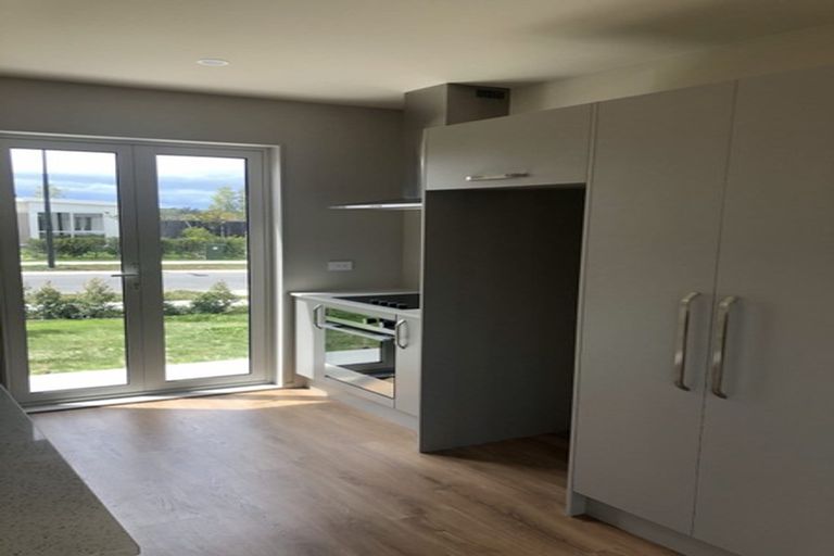 Photo of property in 5 Rahui Street, Strathmore Park, Wellington, 6022