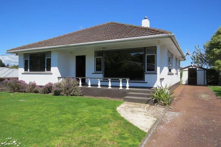 Photo of property in 4 Awanui Street, Merrilands, New Plymouth, 4312