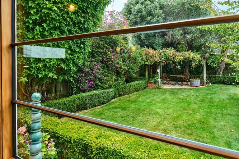 Photo of property in 14 Marina Grove, Hutt Central, Lower Hutt, 5010