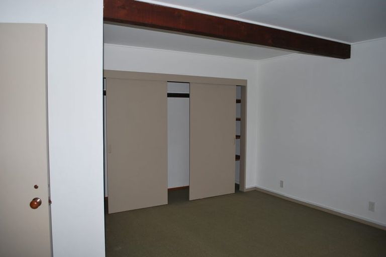 Photo of property in 28 Mckerrow Place, Sunshine Bay, Queenstown, 9300