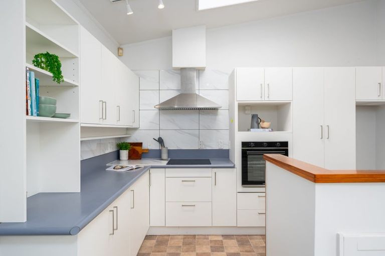 Photo of property in 5 Chudleigh Grove, Churton Park, Wellington, 6037