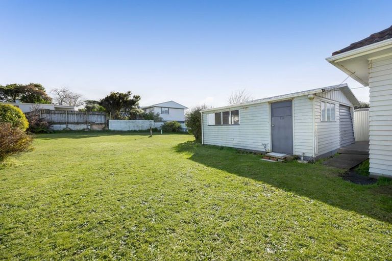 Photo of property in 10 Ramanui Avenue, Hawera, 4610