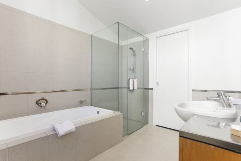 Photo of property in Latitude 37 East Apartments, 2f/20 Pakenham Street East, Auckland Central, Auckland, 1010