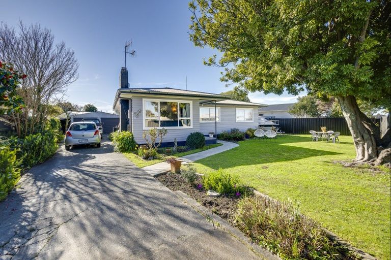 Photo of property in 28 Henley Crescent, Pirimai, Napier, 4112