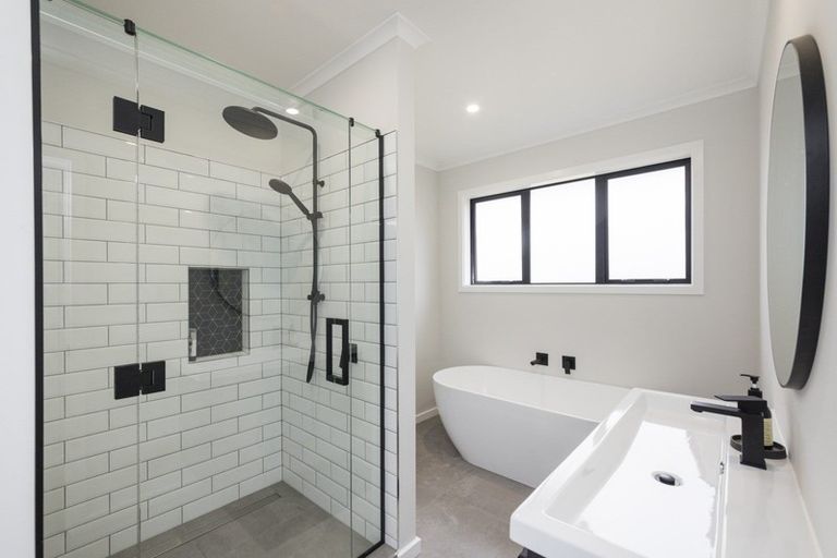 Photo of property in 49 Vaucluse Heights, Fitzherbert, Palmerston North, 4410