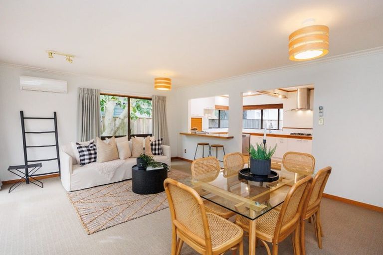 Photo of property in 2 Montgomery Terrace, Hokowhitu, Palmerston North, 4410