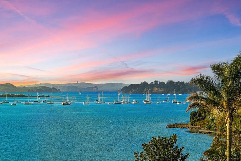 Photo of property in 100 Bramley Drive, Farm Cove, Auckland, 2012