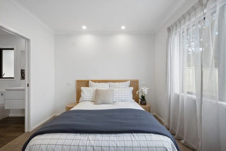 Photo of property in 47a Mangorei Road, Strandon, New Plymouth, 4312