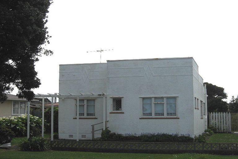 Photo of property in 7 Tongariro Street, Castlecliff, Whanganui, 4501