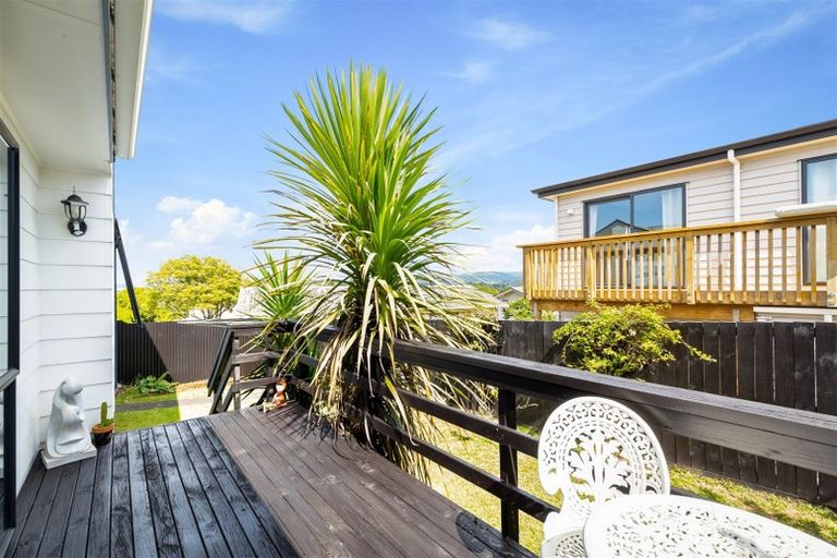 Photo of property in 1/162 Don Buck Road, Massey, Auckland, 0614