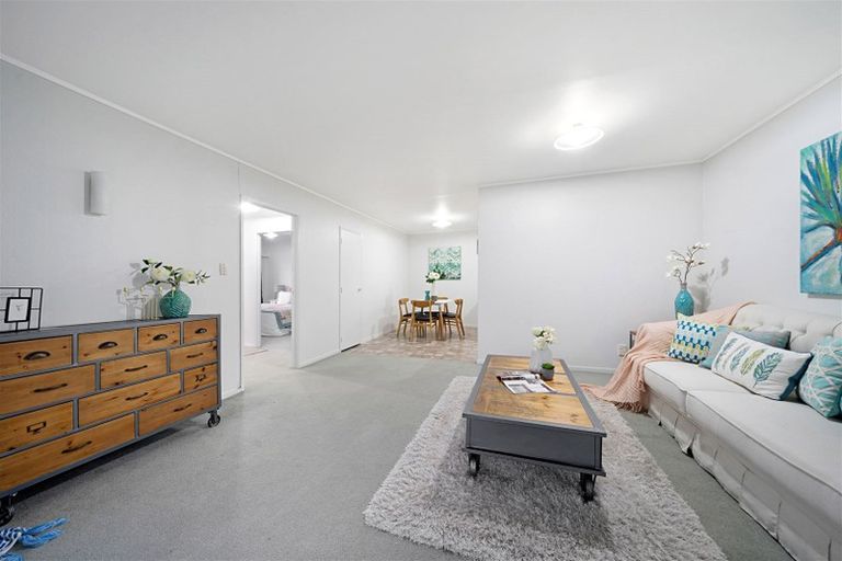 Photo of property in 5/15a Oates Road, Glen Eden, Auckland, 0602