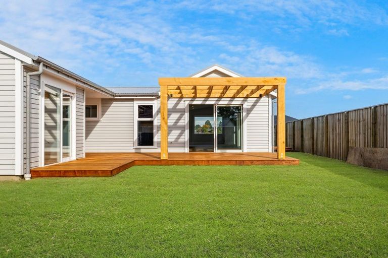 Photo of property in 27 Plover Avenue, Amberley, 7410