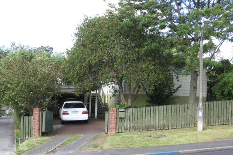 Photo of property in 21 Bellringer Road, Massey, Auckland, 0614