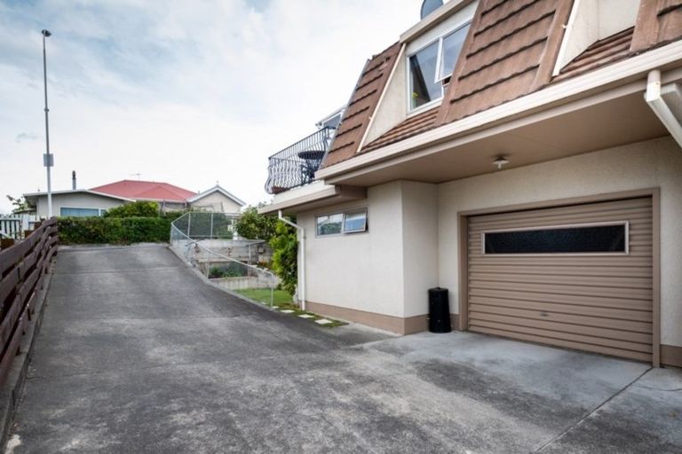 Photo of property in 1/9 Colenso Avenue, Hospital Hill, Napier, 4110