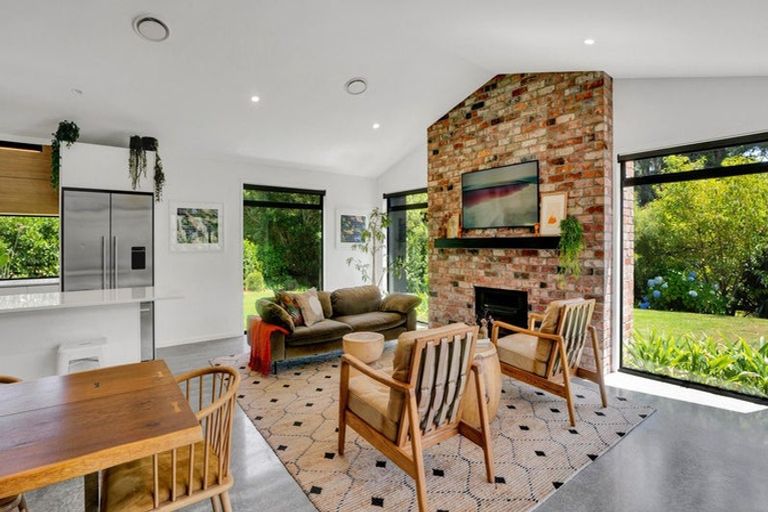 Photo of property in 68 Parrs Road, Hurworth, New Plymouth, 4371