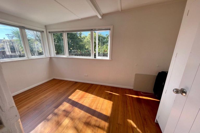 Photo of property in 61 Kauri Road, Stanmore Bay, Whangaparaoa, 0932