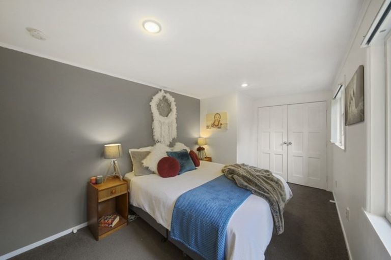 Photo of property in 1/9 Luplau Crescent, Cockle Bay, Auckland, 2014