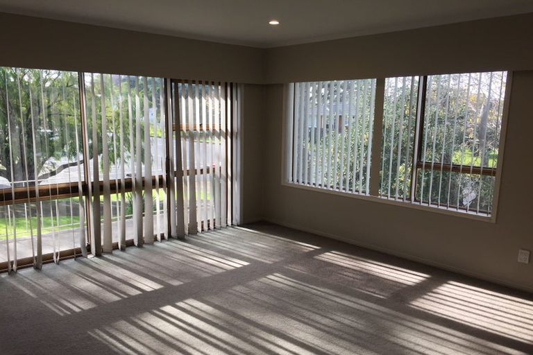 Photo of property in 1/149 Gossamer Drive, Pakuranga Heights, Auckland, 2010