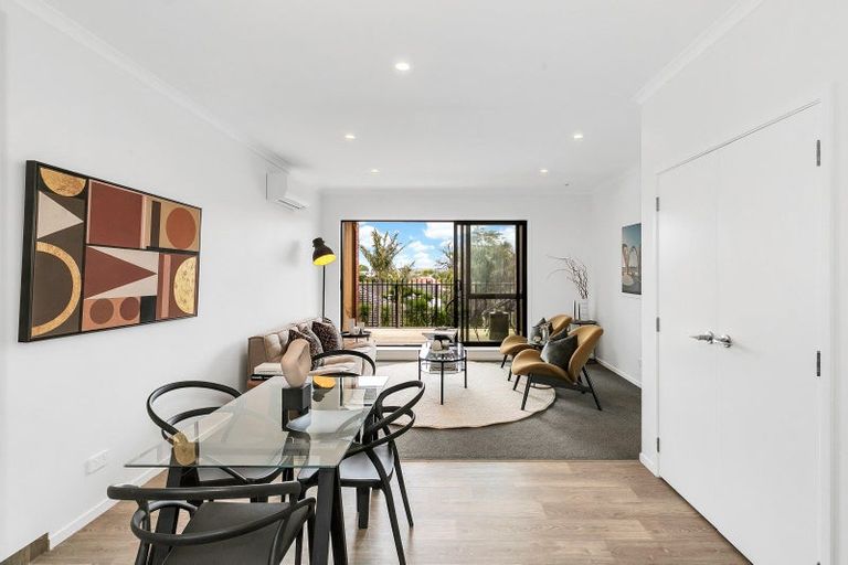 Photo of property in 3/500 Te Atatu Road, Te Atatu Peninsula, Auckland, 0610