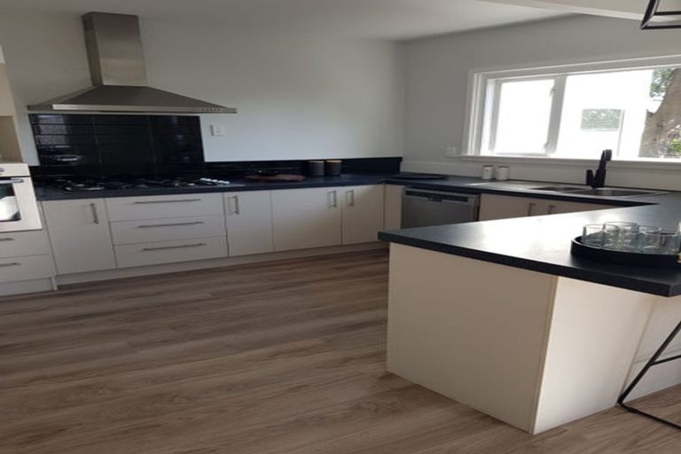 Photo of property in 198 Pacific Drive, Fitzherbert, Palmerston North, 4410