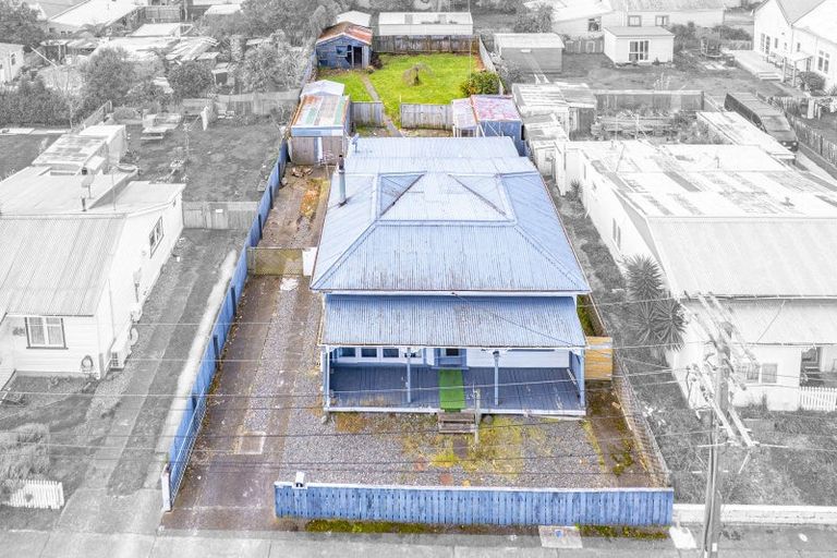Photo of property in 4 Lowther Street, Whanganui, 4500
