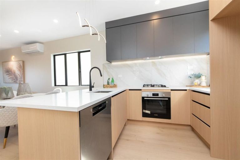 Photo of property in 16 Greenbrier Street, Westgate, 0814