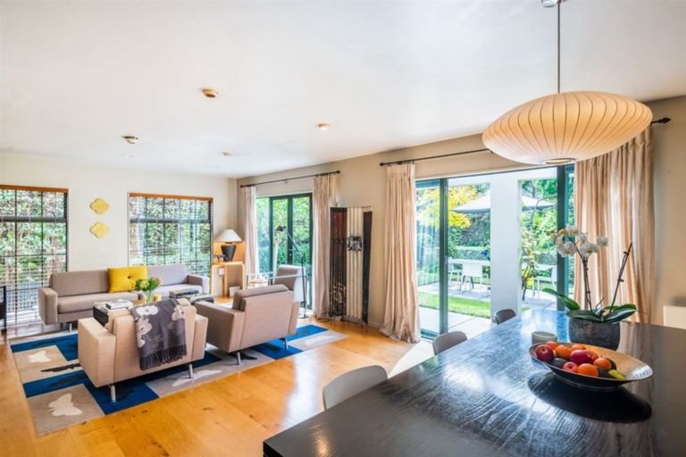 Photo of property in 2/9 Maleme Avenue, Belmont, Auckland, 0622