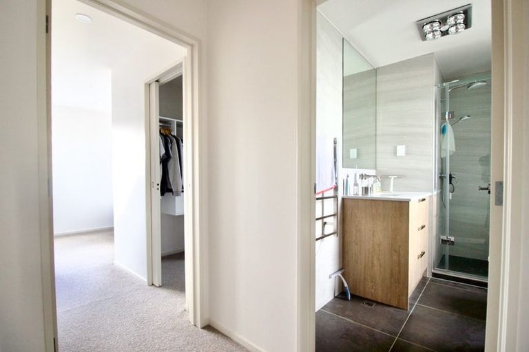 Photo of property in 15 Longshore Drive, Long Bay, Auckland, 0630