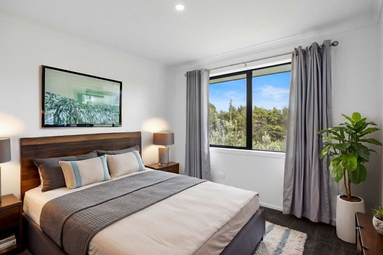 Photo of property in 19 Tahuna Minhinnick Drive, Glenbrook, Waiuku, 2681