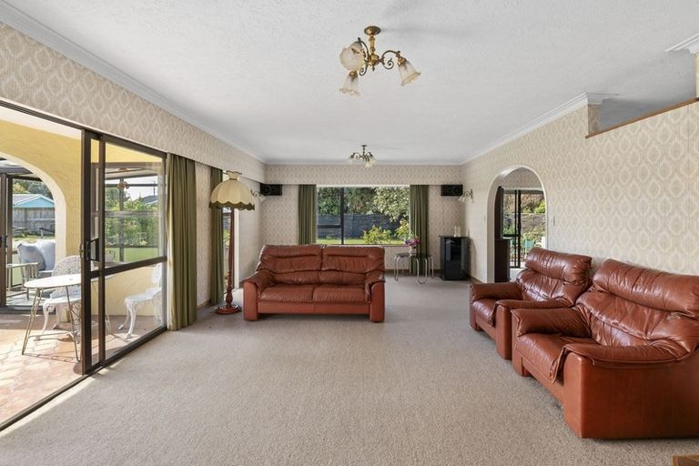 Photo of property in 25 Rauparaha Street, Waikanae Beach, Waikanae, 5036