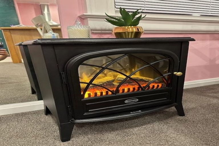 Photo of property in Zena Court, 4/11 Dufferin Street, Mount Victoria, Wellington, 6021