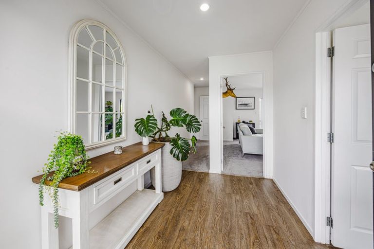 Photo of property in 36 Brylee Drive, Conifer Grove, Takanini, 2112