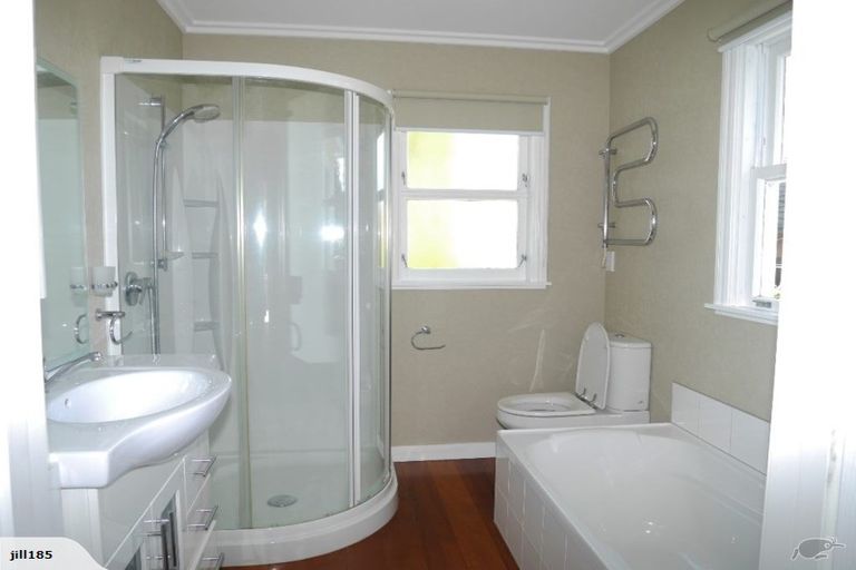 Photo of property in 2 Kohekohe Road, Waikanae, 5036